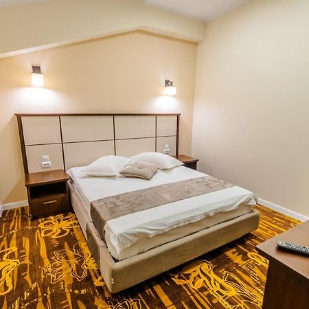 Hostel Parc Fălticeni Zewnętrze zdjęcie