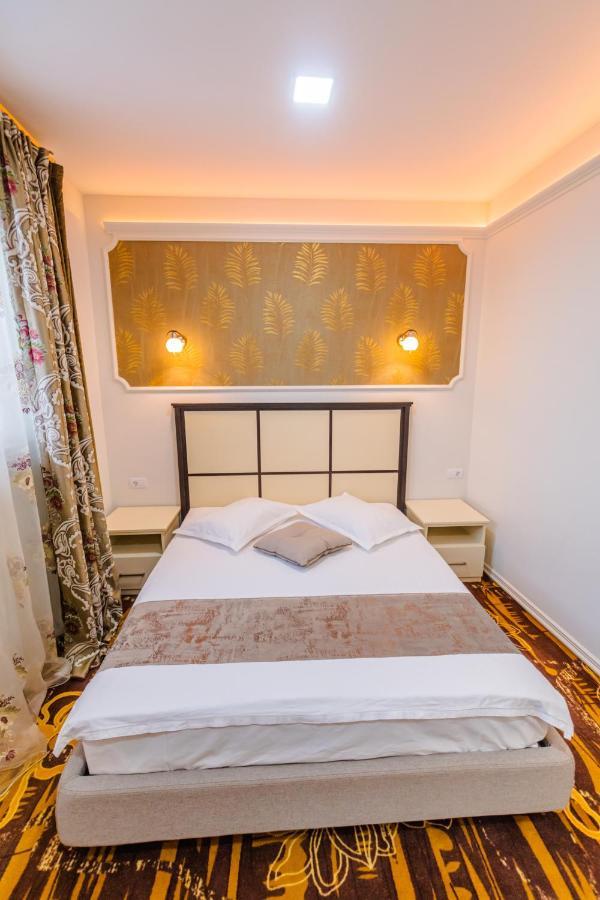 Hostel Parc Fălticeni Zewnętrze zdjęcie