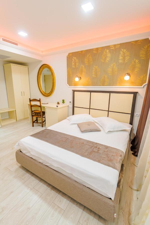 Hostel Parc Fălticeni Zewnętrze zdjęcie