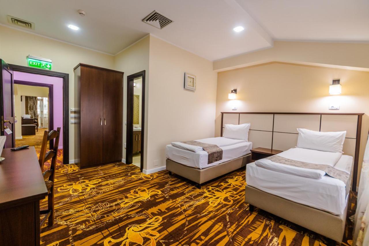 Hostel Parc Fălticeni Zewnętrze zdjęcie