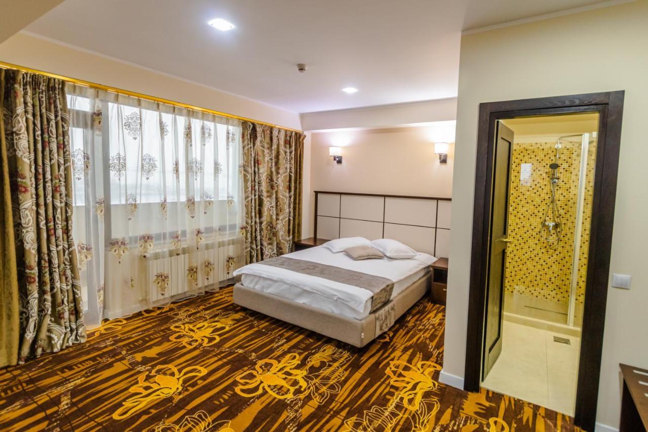 Hostel Parc Fălticeni Zewnętrze zdjęcie