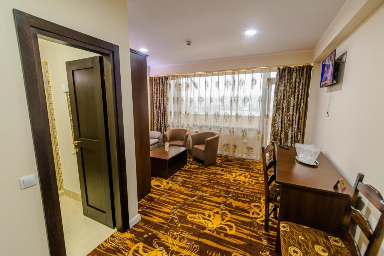 Hostel Parc Fălticeni Zewnętrze zdjęcie